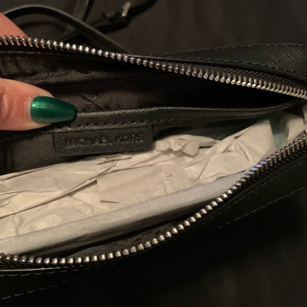 Michael Kors crossbody - Picture 3 of 4